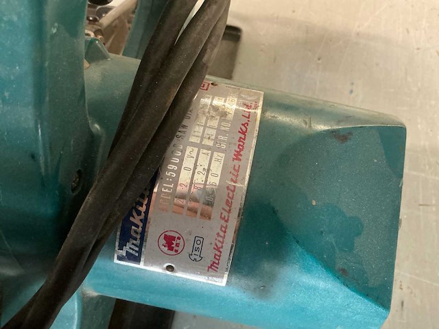 Makita 5900b afkortcirkelzaagmachine - afbeelding 3 van  4