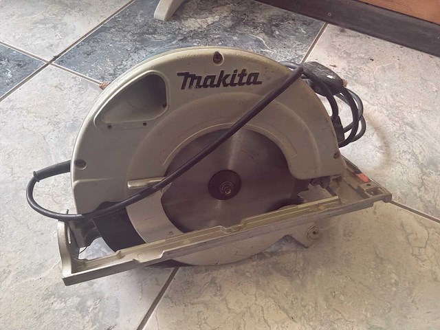 Makita 5903r cirkelzaagmachine - afbeelding 2 van  3