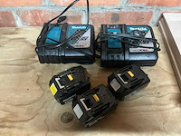 Makita 5ah batterij (3x), acculader (2x) en stealthmounts (6x) - afbeelding 3 van  4