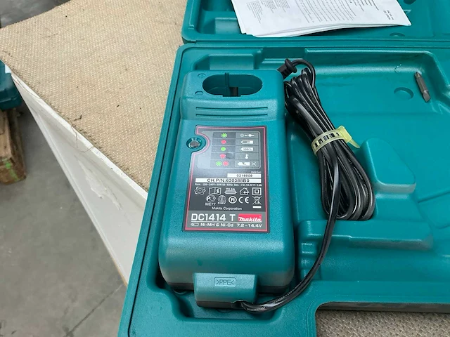 Makita 6095d schroefboormachine - afbeelding 6 van  8