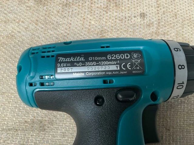 Makita 6260d schroefboormachine - afbeelding 7 van  11