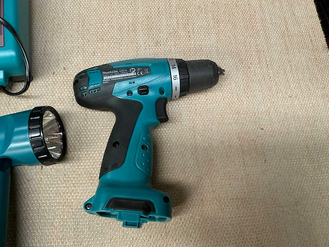 Makita 6261d schroefboormachine - afbeelding 2 van  5