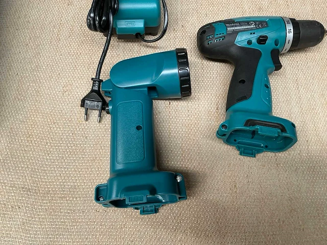 Makita 6261d schroefboormachine - afbeelding 3 van  5