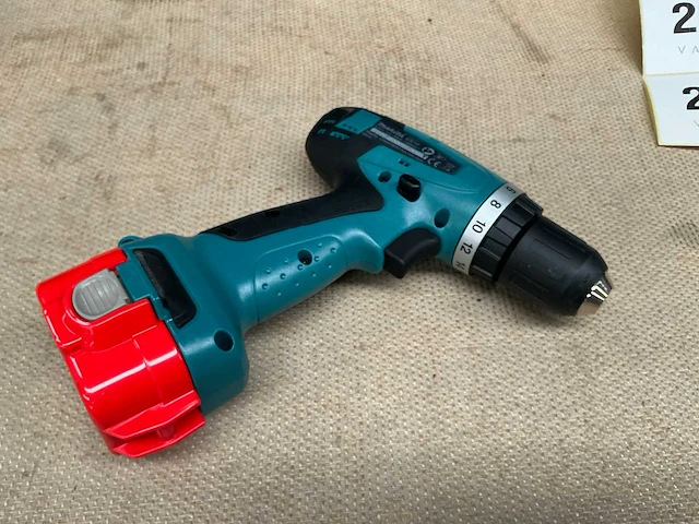 Makita 6261d schroefboormachine - afbeelding 7 van  10