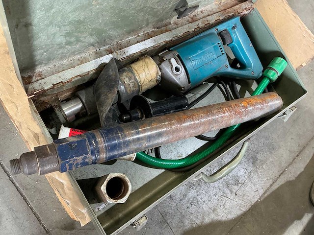 Makita 6300t boormachine - afbeelding 1 van  2