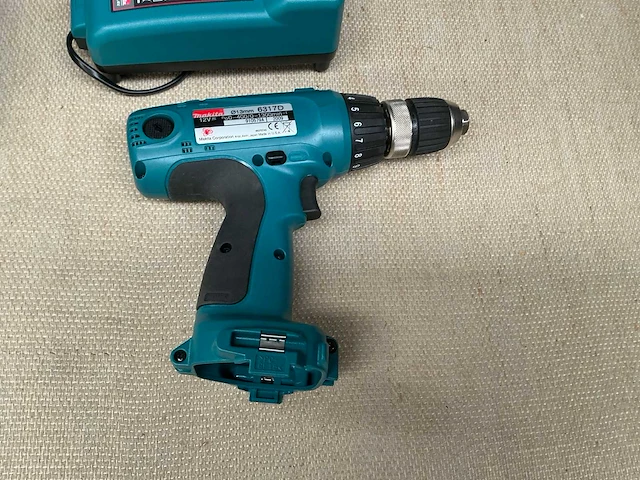 Makita 6317d schroefboormachine - afbeelding 2 van  4