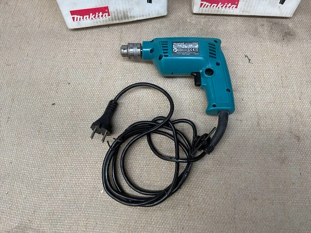 Makita 6501 boormachine (2x) - afbeelding 1 van  4