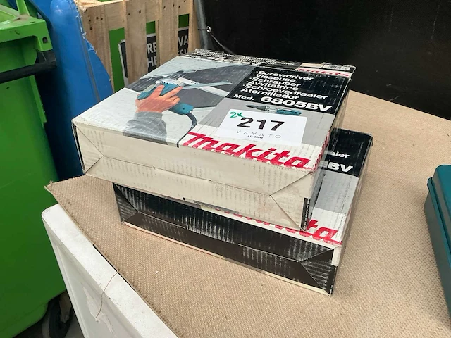 Makita 6805bv schroefboormachine voor gipskarton (2x) - afbeelding 2 van  4