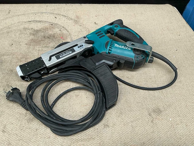 Makita 6843 bandschroefmachine - afbeelding 1 van  6
