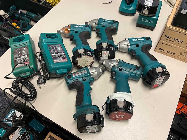 Makita 6916fd accu slagschroevendraaier (5x) - afbeelding 1 van  8