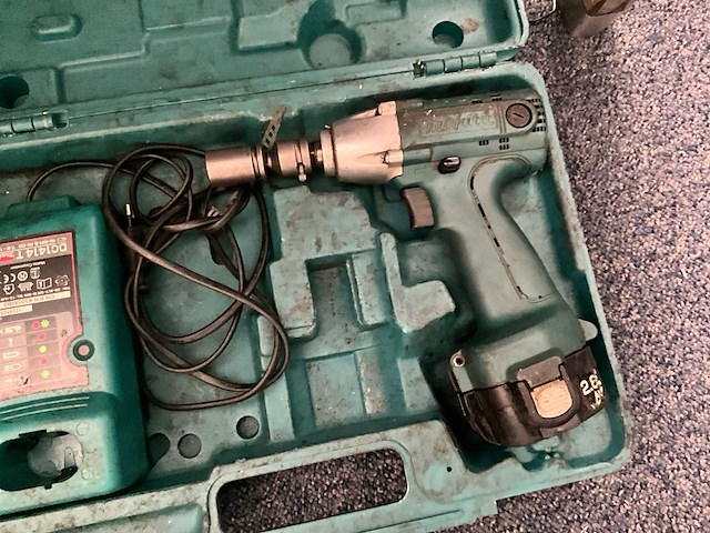 Makita 6918 fd accu slagmoersleutel - afbeelding 2 van  7