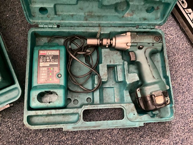 Makita 6918 fd accu slagmoersleutel - afbeelding 1 van  5