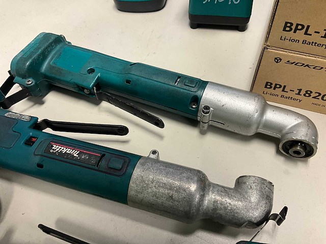Makita 6940d accu hoekslagschroevendraaier (5x) - afbeelding 1 van  7