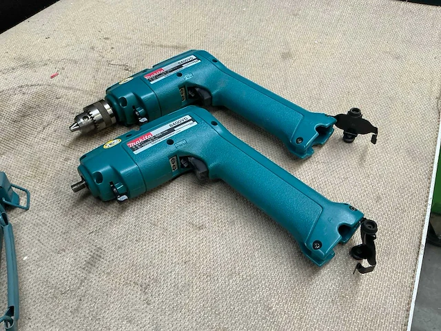 Makita 8400vd schroefboormachine (2x) - afbeelding 2 van  5