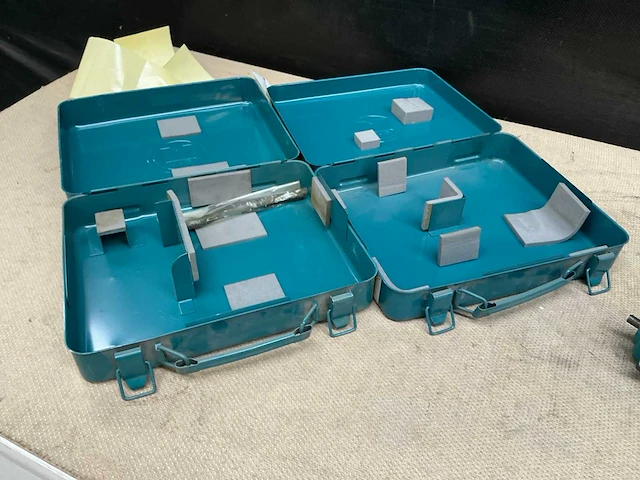Makita 8400vd schroefboormachine (2x) - afbeelding 5 van  5