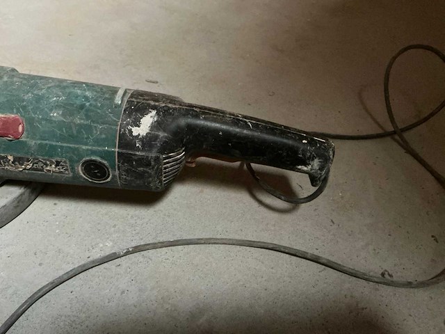 Makita 9019 haakse slijpmachine - afbeelding 3 van  6