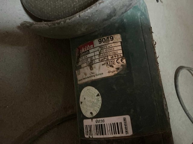 Makita 9019 haakse slijpmachine - afbeelding 4 van  6