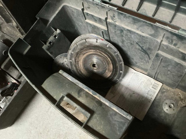 Makita 9019 haakse slijpmachine - afbeelding 5 van  6