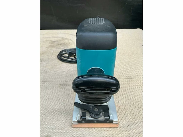 Makita 9046 schuurmachine - afbeelding 4 van  6