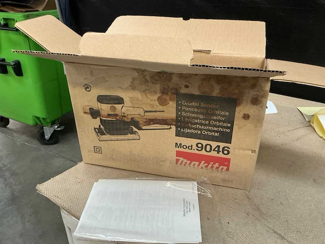 Makita 9046 schuurmachine - afbeelding 6 van  6