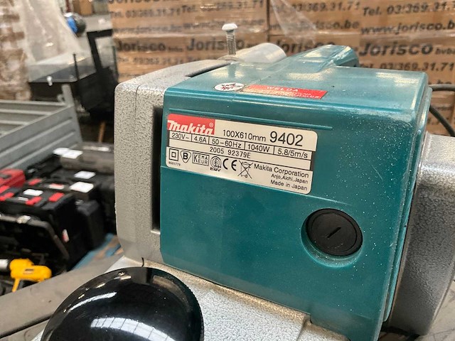 Makita 9402 bandschuurmachine - afbeelding 4 van  7