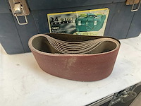 Makita 9402 bandschuurmachine - afbeelding 5 van  7