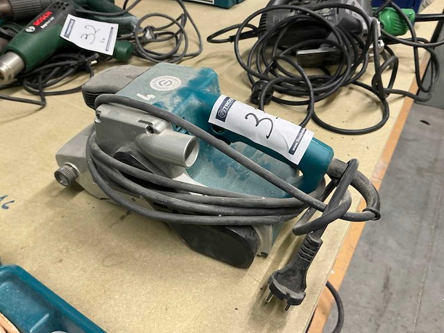 Makita 9404 bandschuurmachine - afbeelding 3 van  3