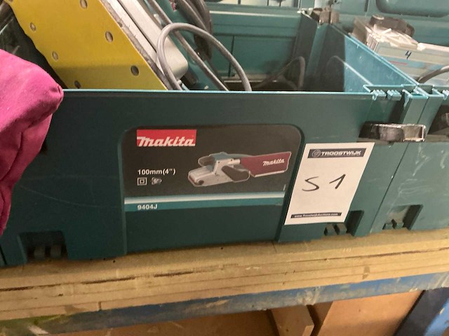 Makita 9404 bandschuurmachine - afbeelding 4 van  4