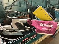 Makita 9404 bandschuurmachine - afbeelding 1 van  4