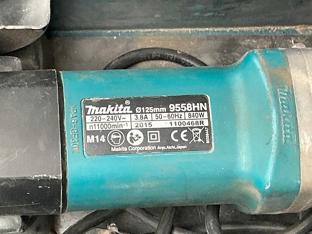 Makita 9558h haakse slijpmachine - afbeelding 3 van  4