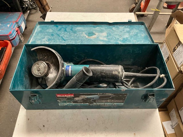 Makita 9558hn haakse slijpmachine - afbeelding 1 van  8