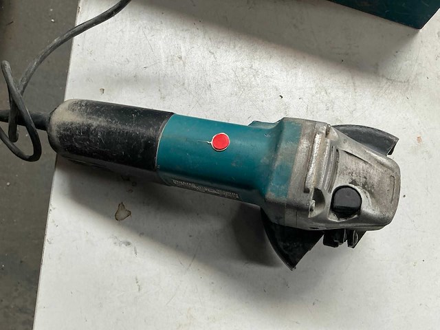 Makita 9558hn haakse slijpmachine - afbeelding 3 van  8