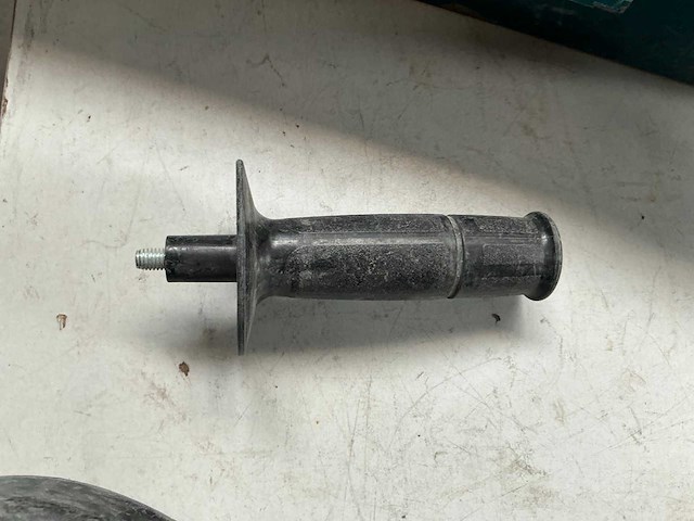Makita 9558hn haakse slijpmachine - afbeelding 5 van  8