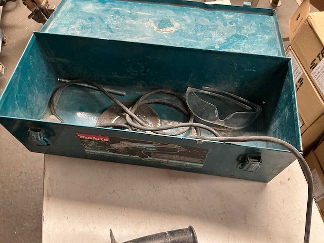 Makita 9558hn haakse slijpmachine - afbeelding 6 van  8