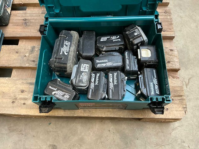 Makita accu (12x) - afbeelding 1 van  4
