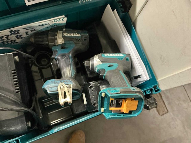 Makita accu schroefmachine (2x) - afbeelding 2 van  4
