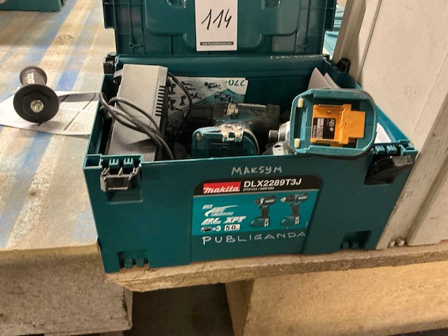 Makita accu schroefmachine (2x) - afbeelding 4 van  4