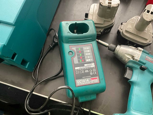 Makita accu schroevendraaier - afbeelding 3 van  4