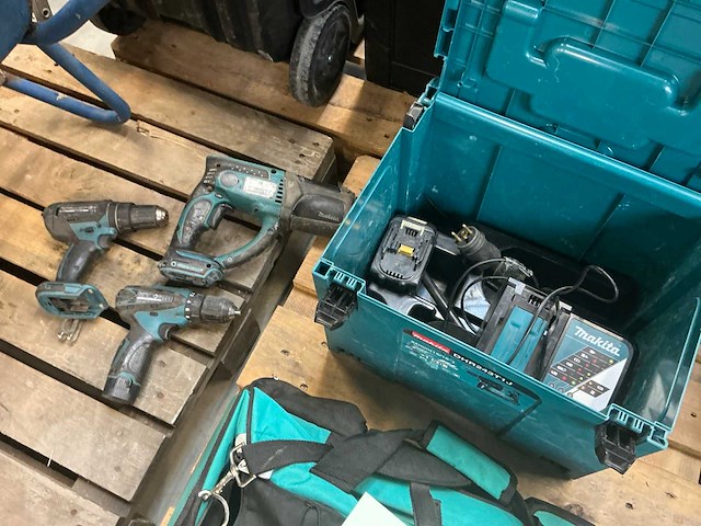 Makita accugereedschap (3x) - afbeelding 1 van  4