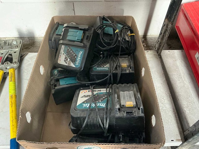 Makita acculader (10x) - afbeelding 2 van  2