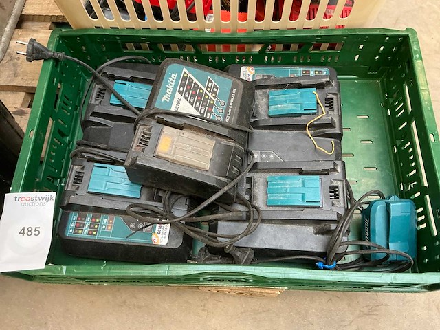 Makita acculader (3x) - afbeelding 1 van  3