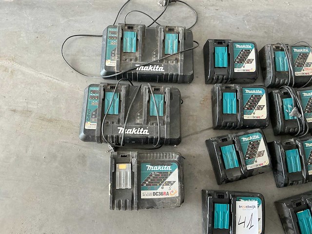 Makita acculaders - afbeelding 1 van  3