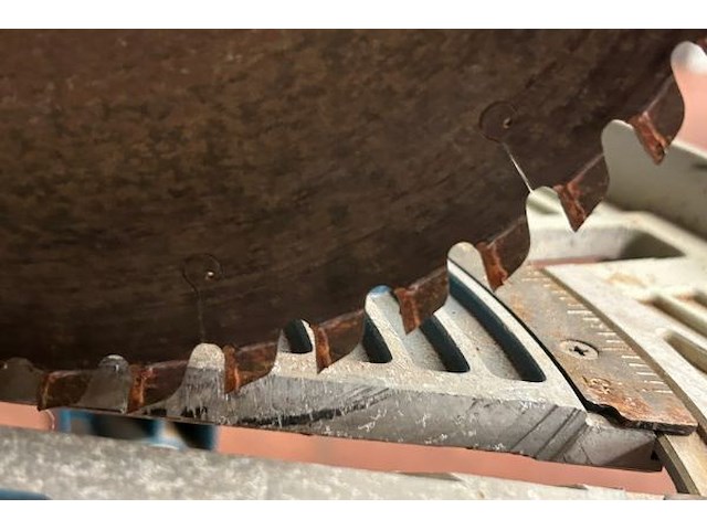 Makita afkortzaag op tafel - afbeelding 3 van  8