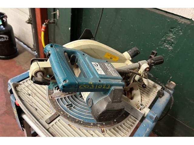 Makita afkortzaag op tafel - afbeelding 4 van  8