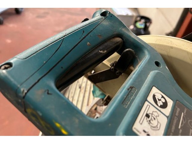 Makita afkortzaag op tafel - afbeelding 6 van  8