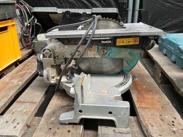Makita afkortzaagmachine - afbeelding 3 van  7