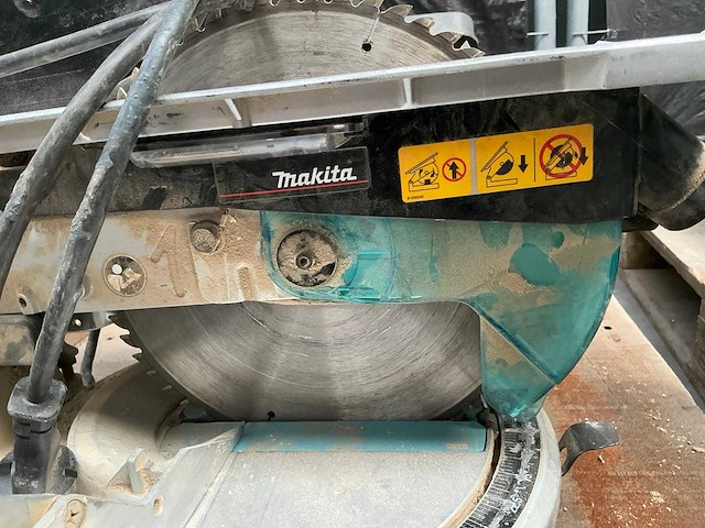 Makita afkortzaagmachine - afbeelding 4 van  7