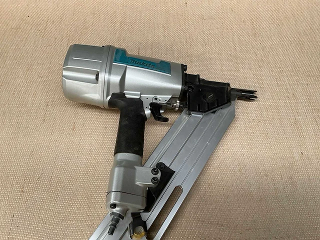 Makita an942 pneumatische tacker - afbeelding 3 van  3