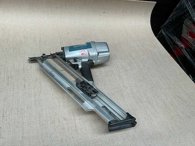 Makita an942 pneumatische tacker - afbeelding 1 van  3