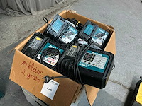 Makita batterijlader (16x) - afbeelding 1 van  5